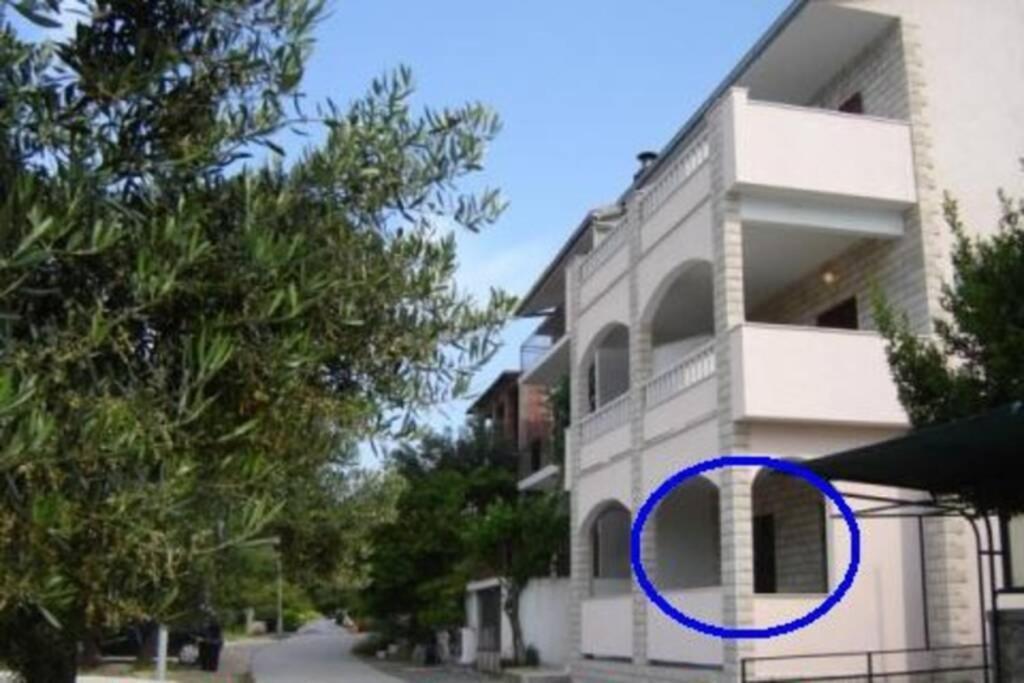 Studio Ground Floor With Terace Brela Exterior photo