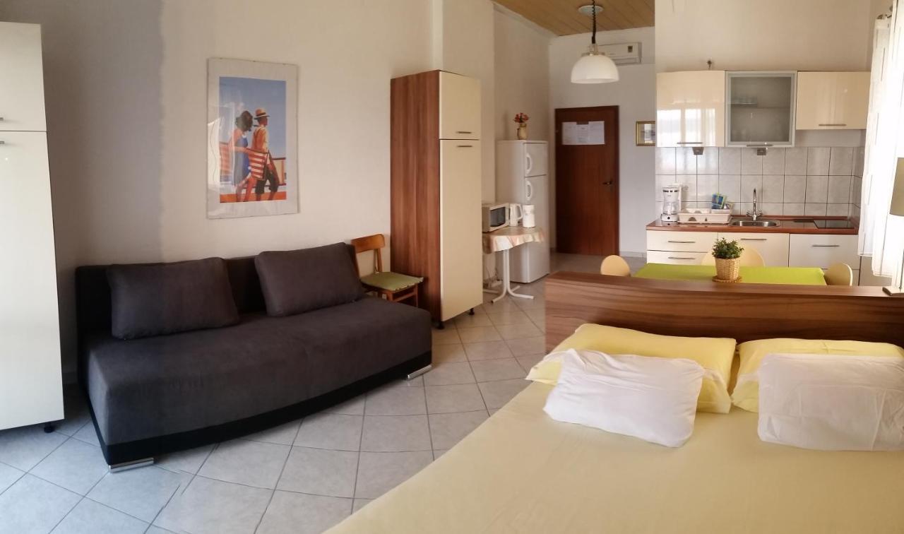 Studio Ground Floor With Terace Brela Exterior photo